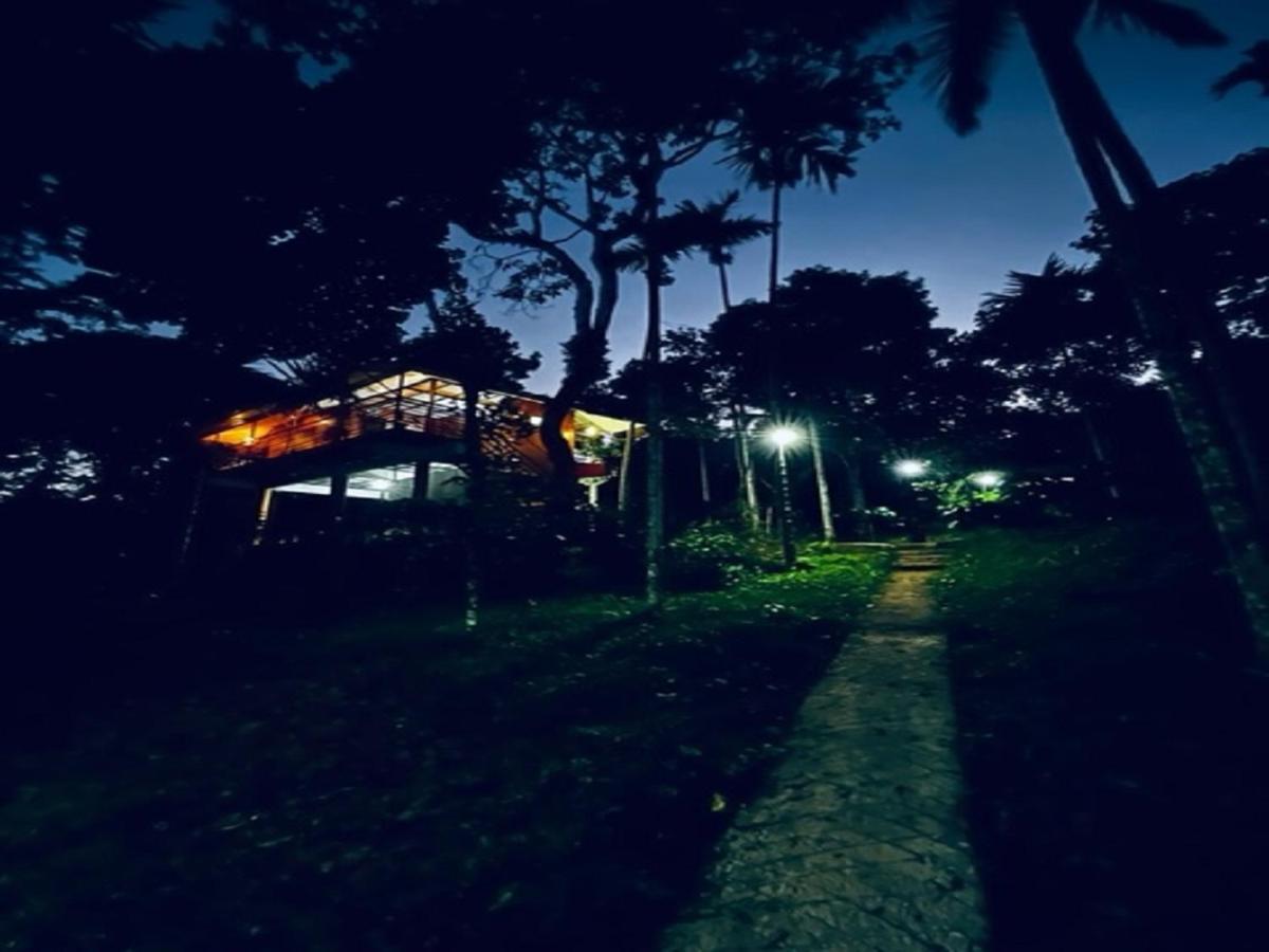 Kuruva Shoreline Wayanad Chegat ภายนอก รูปภาพ